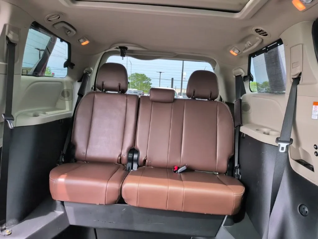 Used 2015 Red Toyota Limited Premium image 25