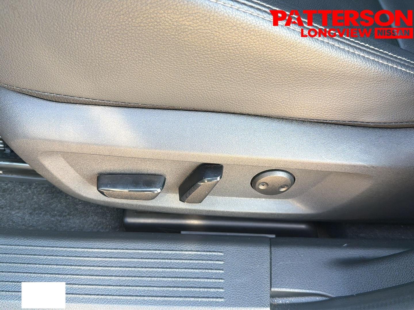 Used 2025 Boulder Gray Pearl Nissan SL image 18