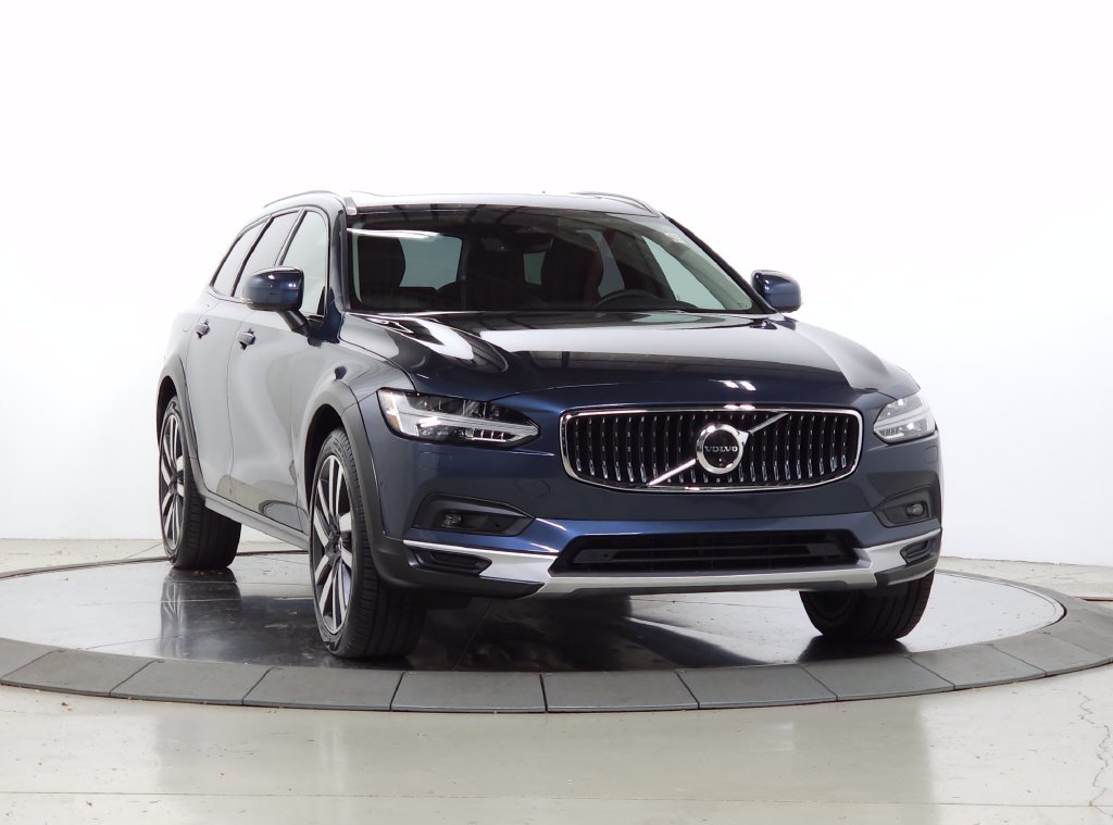 2025 Volvo V90 Cross Country