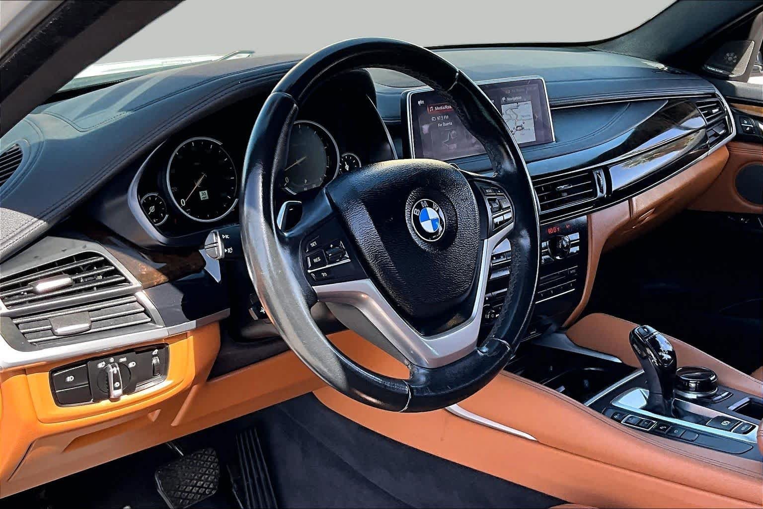Used 2019 Alpine White BMW sDrive35i image 17