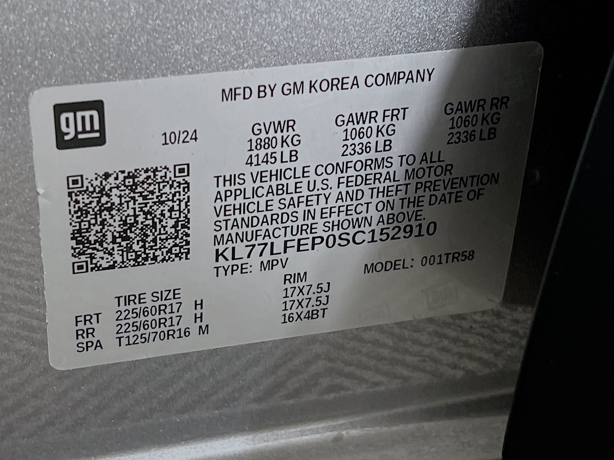 Used 2025 Sterling Gray Metallic Chevrolet 1RS image 11