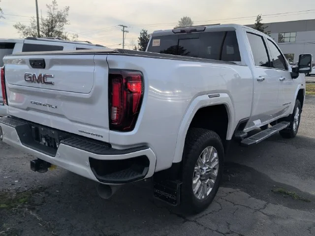 Used 2021 White GMC Denali image 2