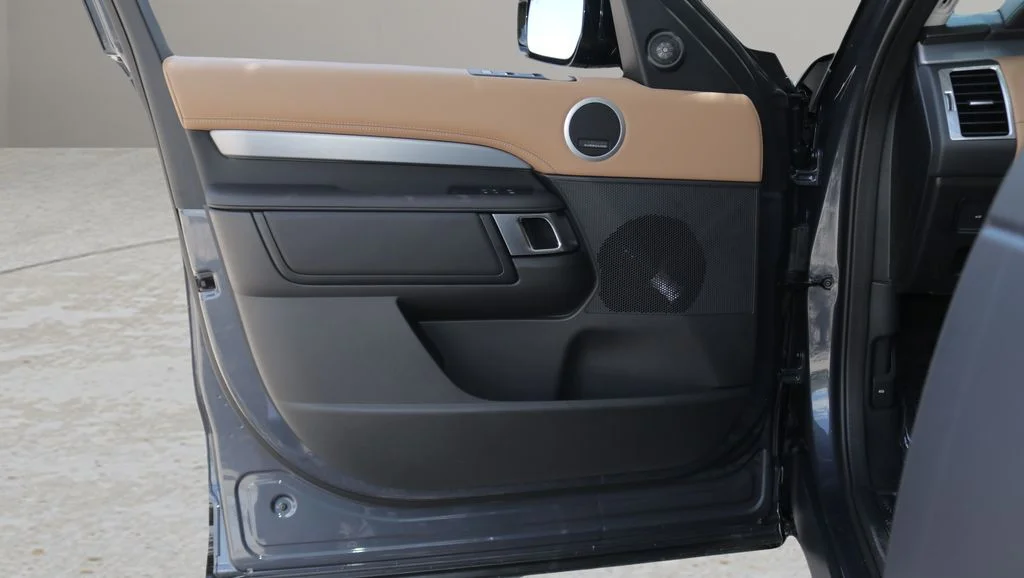 New 2026 Varesine Blue Land Rover  image 9