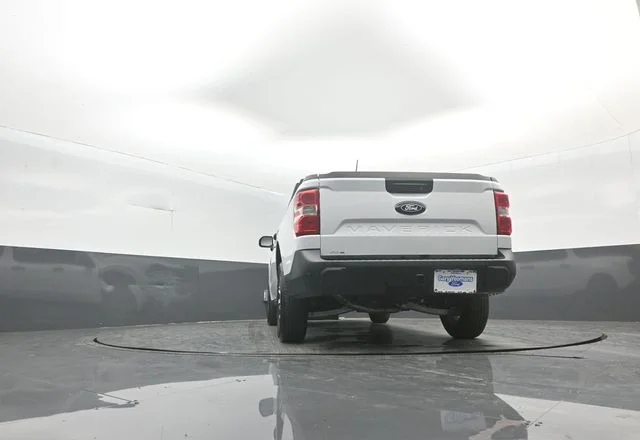 New 2026 Oxford White Ford XLT image 30