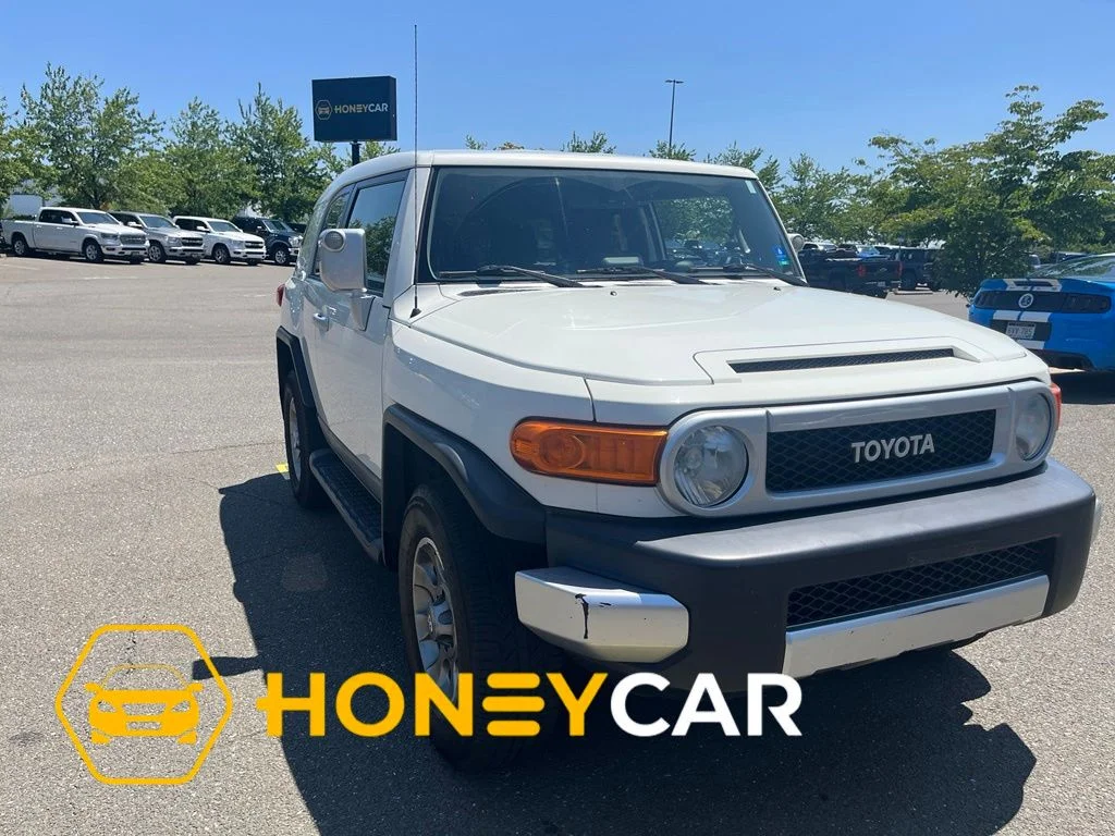 Used 2013 White Toyota Base image 1