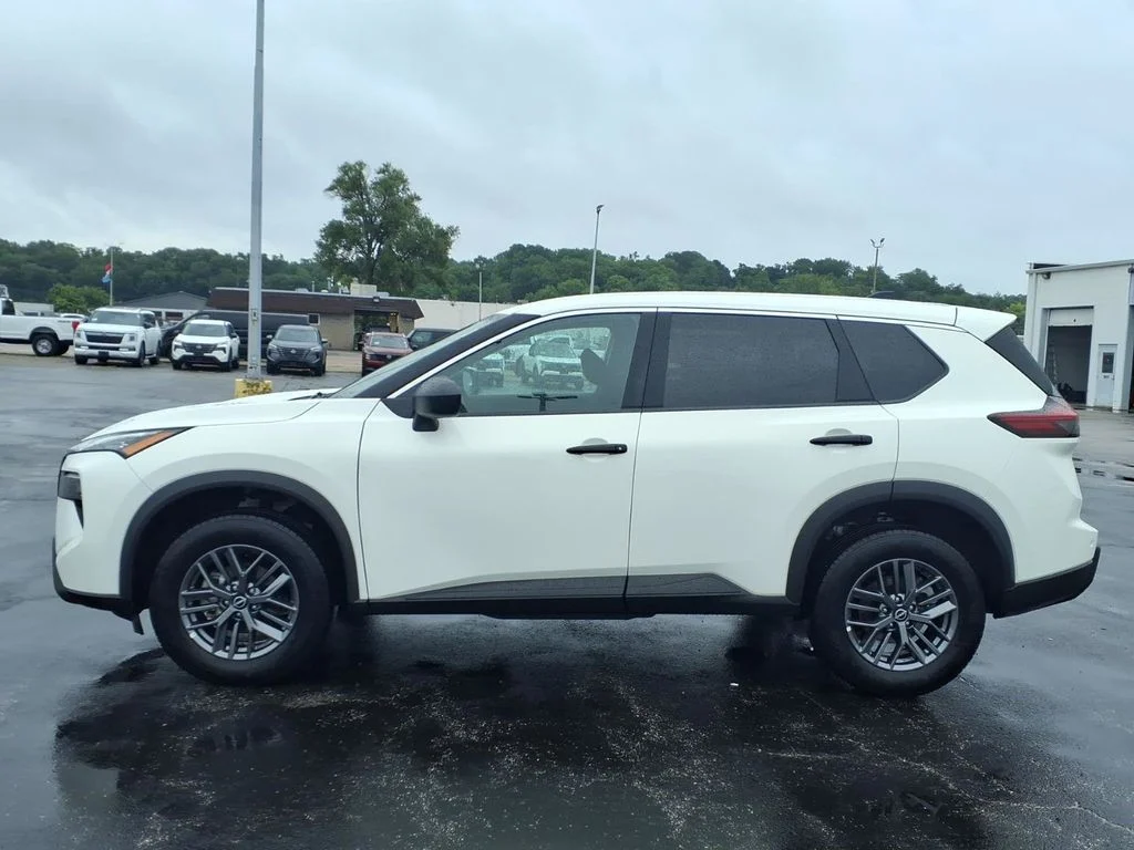 Used 2025 White Nissan S image 10