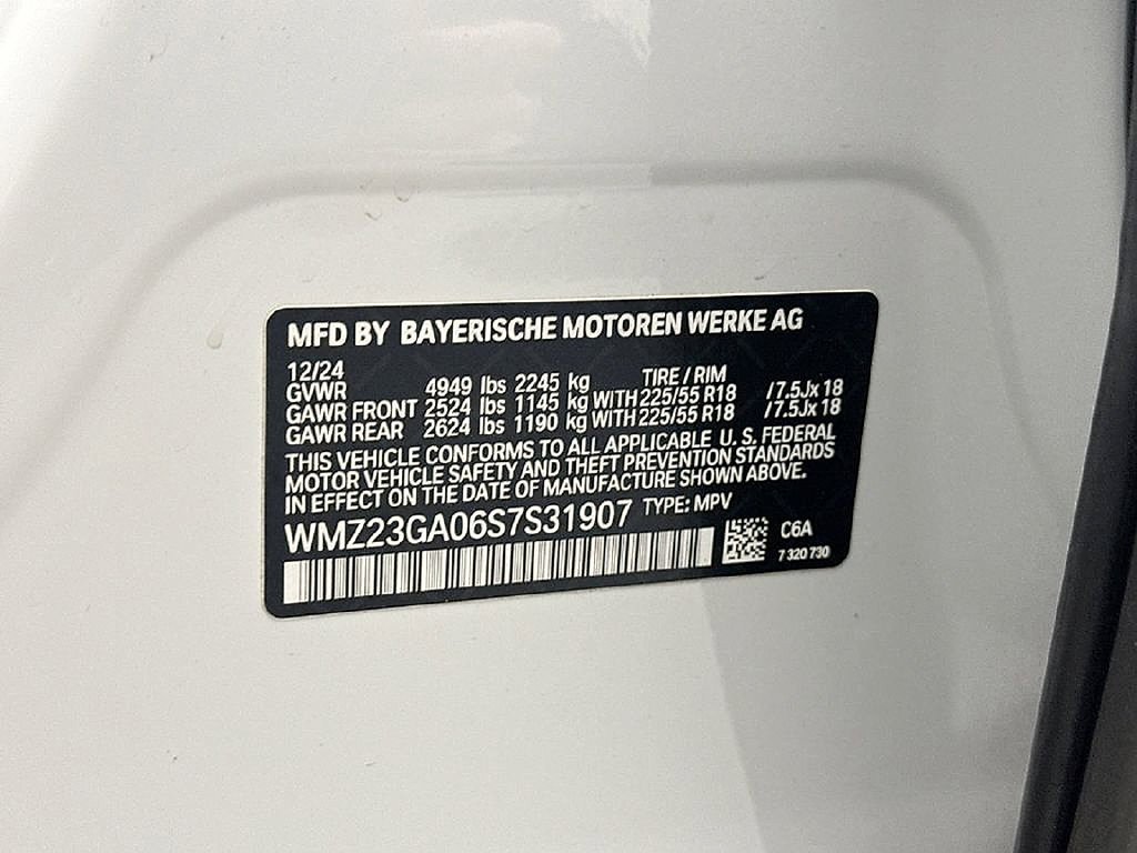Used 2025 White Metallic MINI Signature Plus image 22
