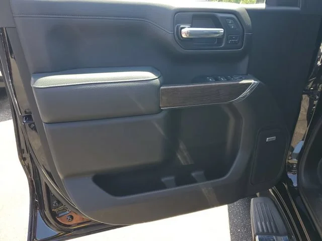 Used 2022 Onyx Black GMC Denali image 8