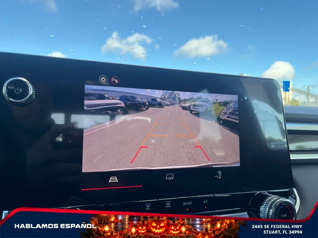 New 2026 Summit White GMC Elevation image 31