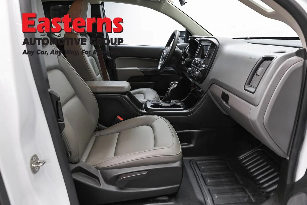 Used 2022 White GMC Elevation Standard image 22