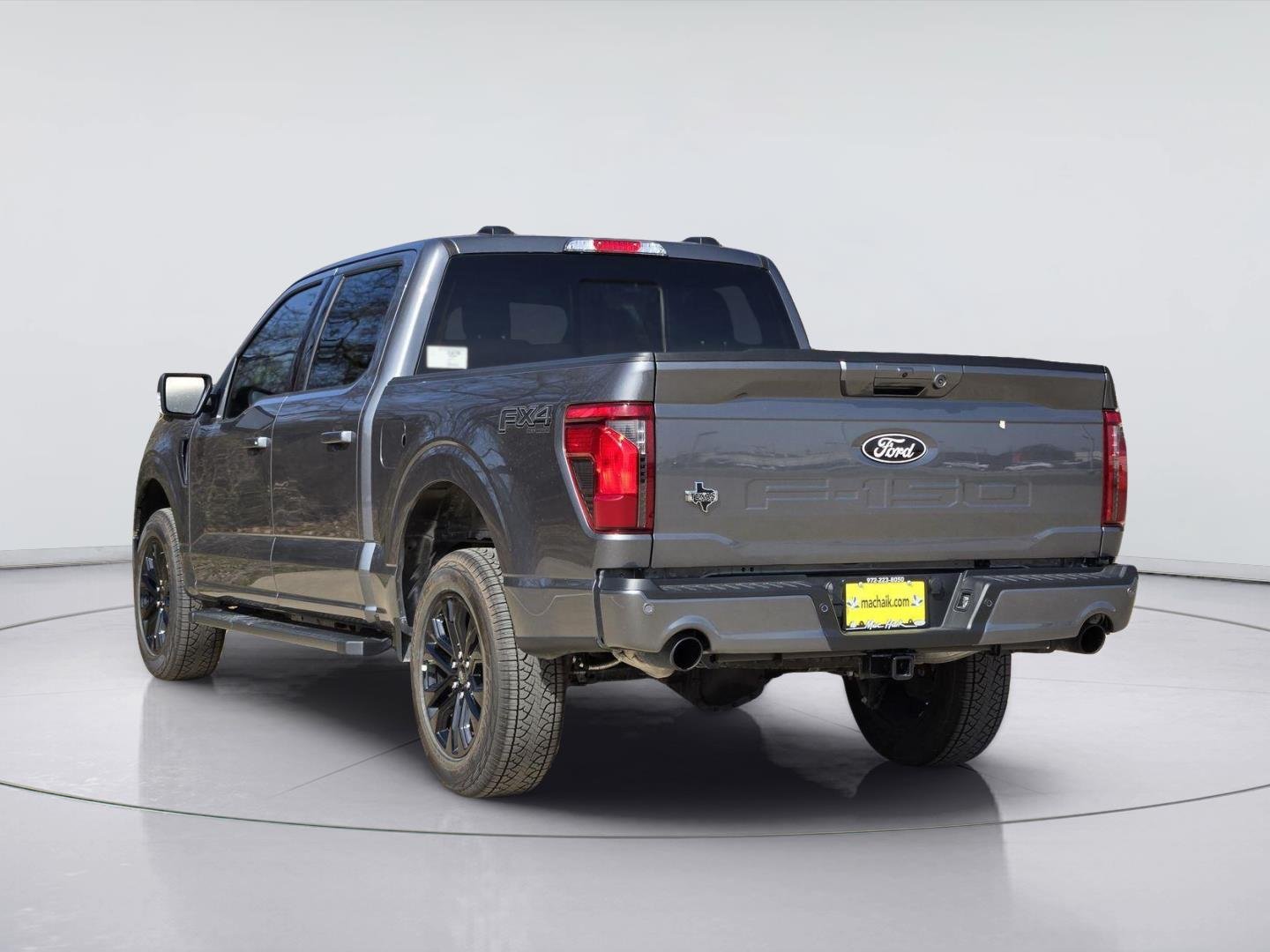 New 2026 Carbonized Gray Metallic Ford XLT image 3