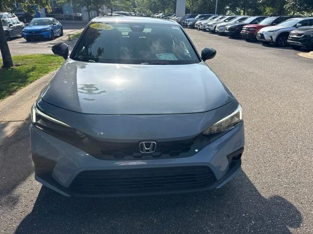 Used 2024  Honda Sport image 2