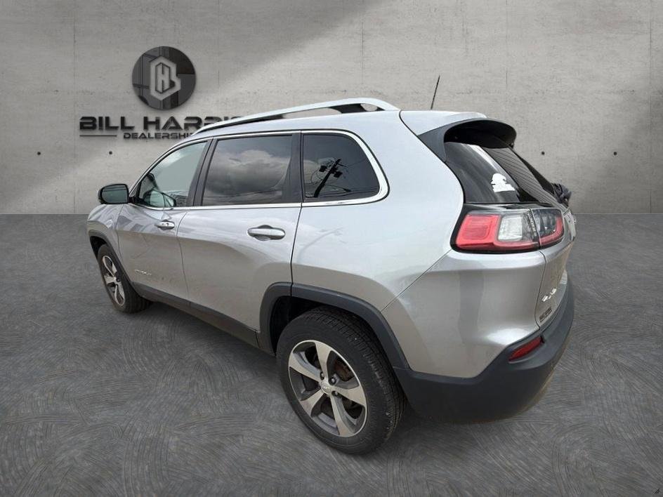 Used 2019 Silver Jeep Limited image 4