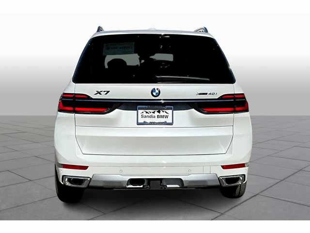 New 2026 Mineral White Metallic BMW xDrive40i image 4