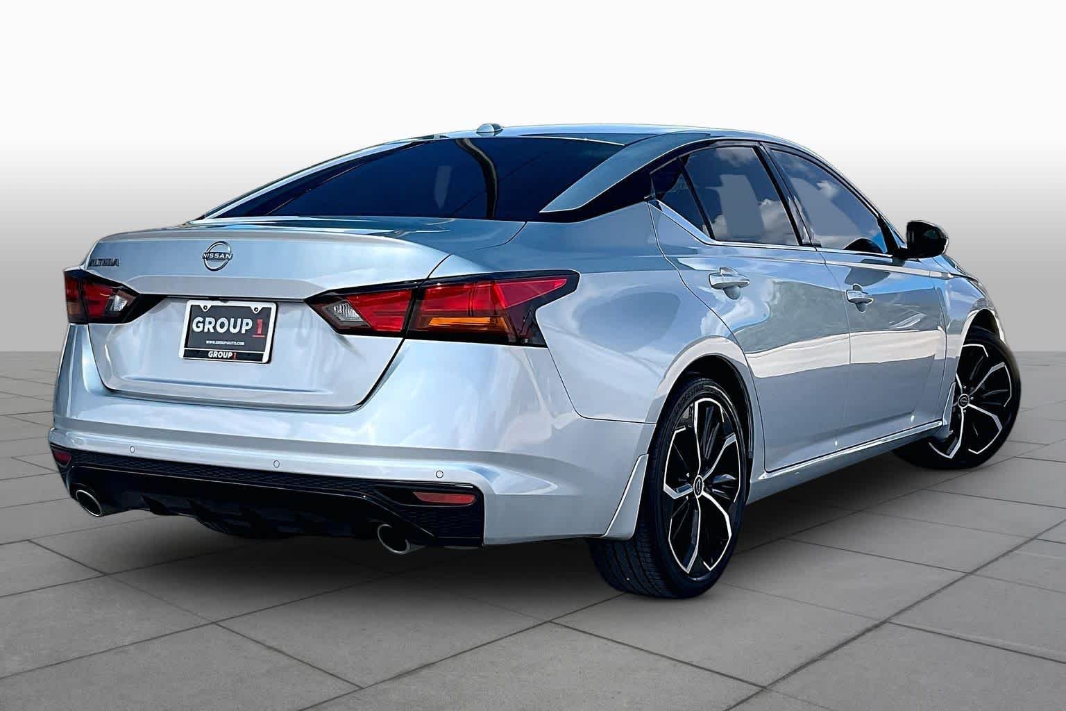 Used 2024 Brilliant Silver Metallic Nissan 2.5 SR image 12
