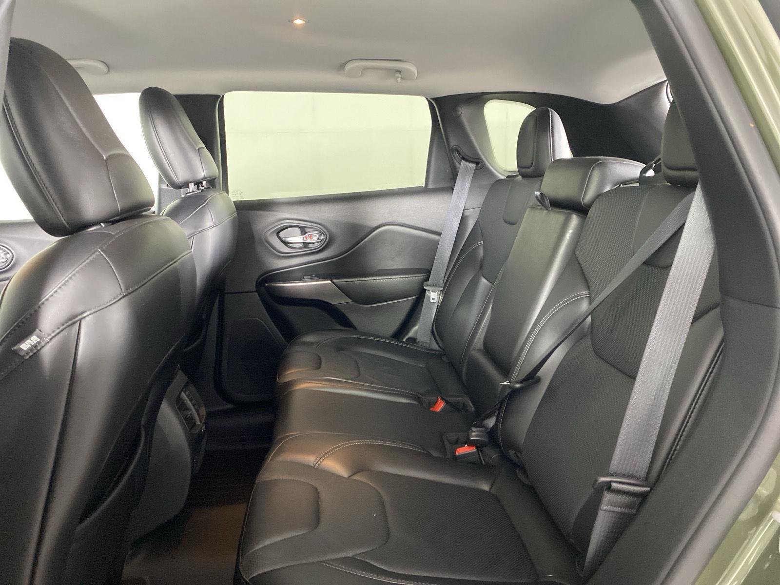 Used 2019 Olive Green Pearlcoat Jeep Limited image 23