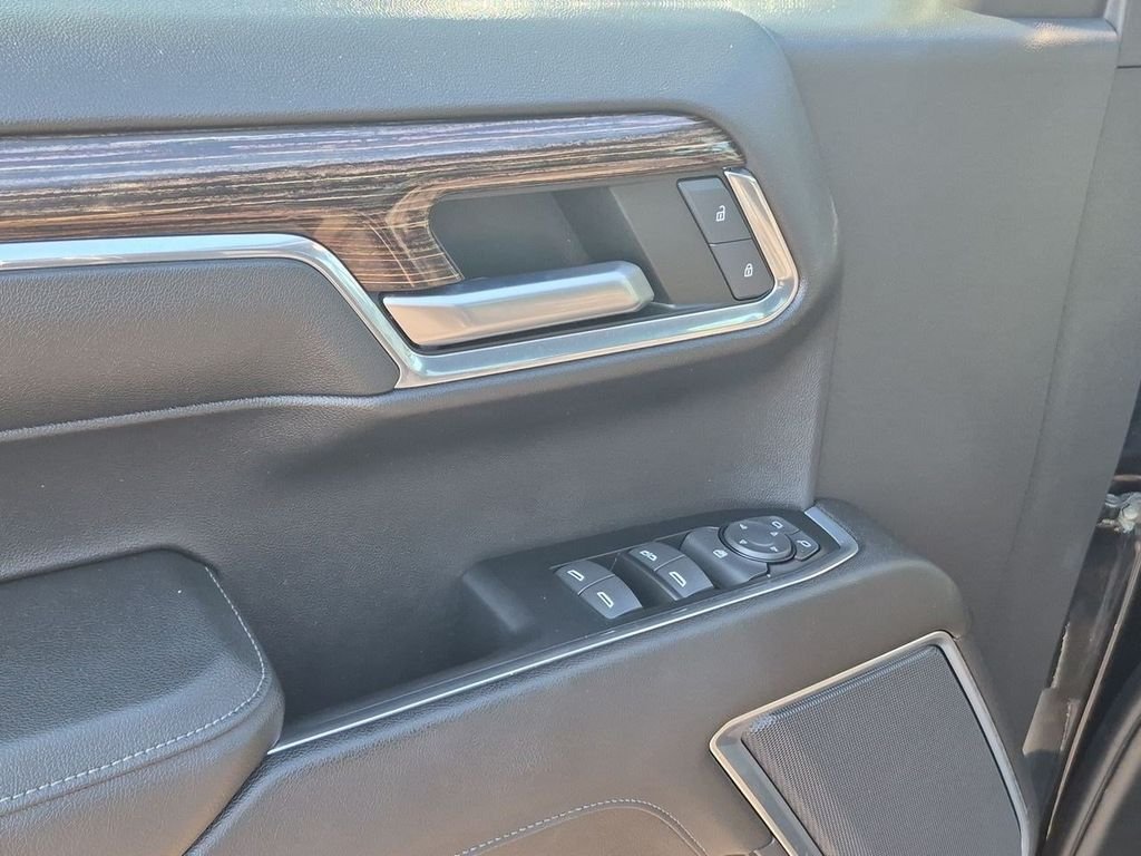 Certified Used 2023 Onyx Black GMC Elevation image 10