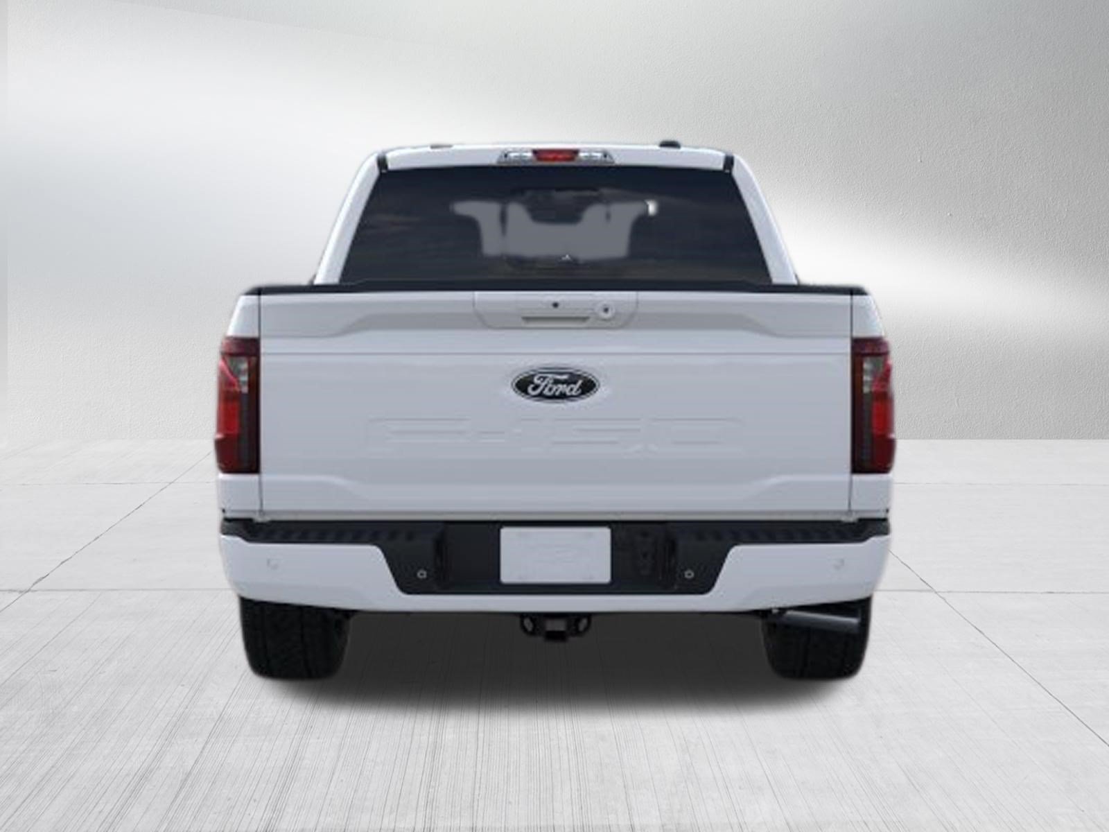 New 2026 Oxford White Ford XLT image 7