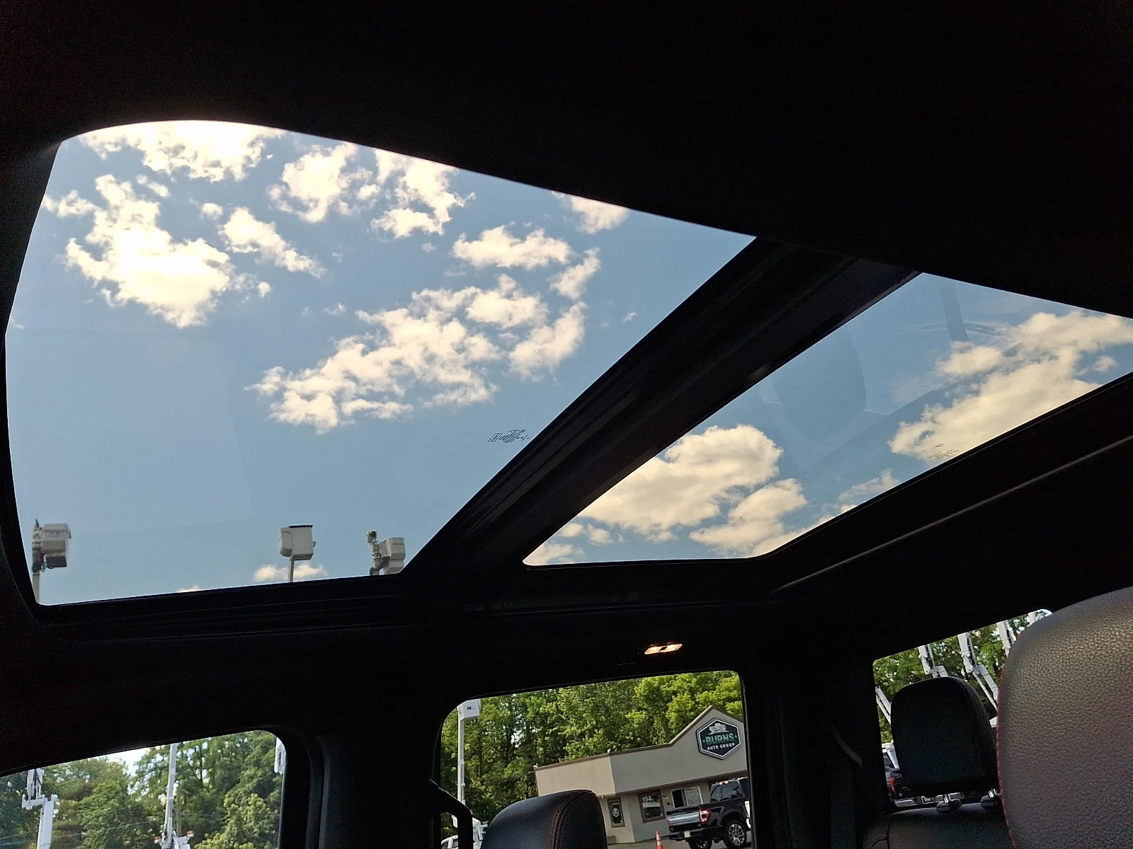 Used 2020 Agate Black Metallic Ford LARIAT image 21