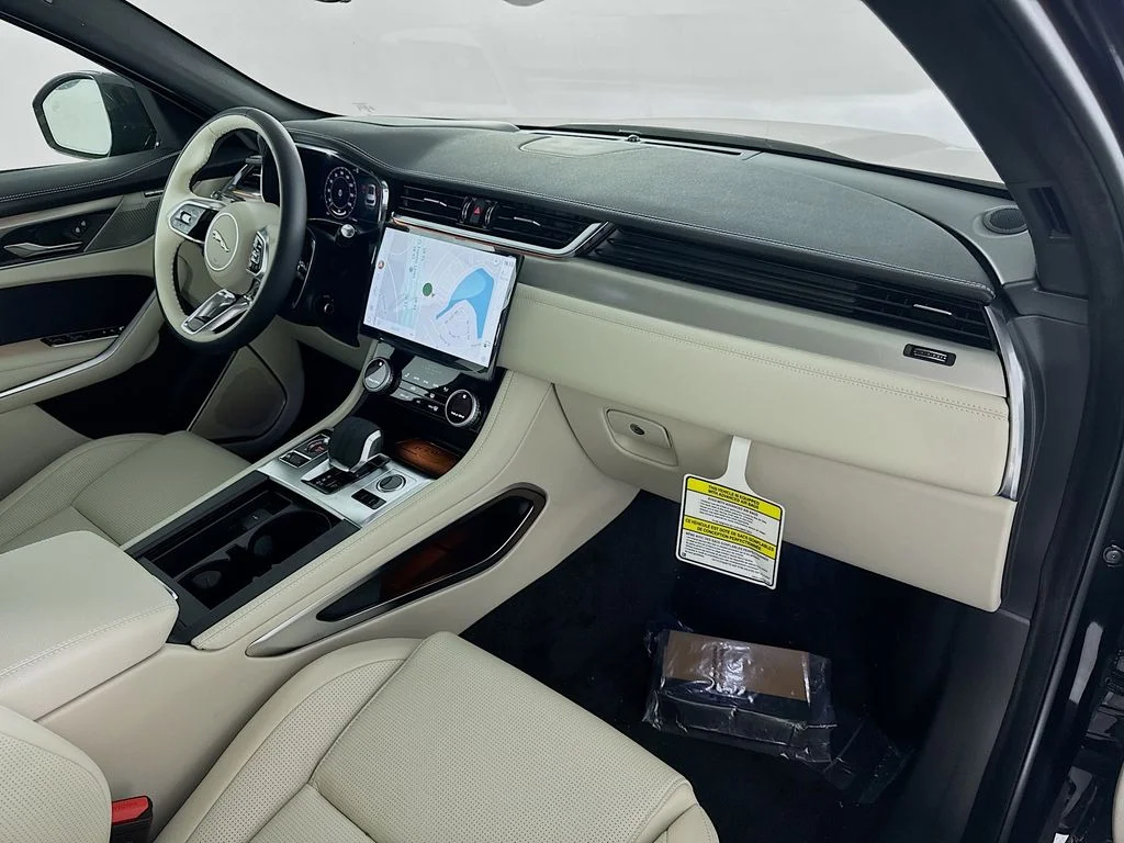 2026 Jaguar F-Pace R-Dynamic S - Photo 29