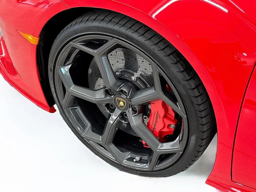 Used 2020 Red Lamborghini Base image 29