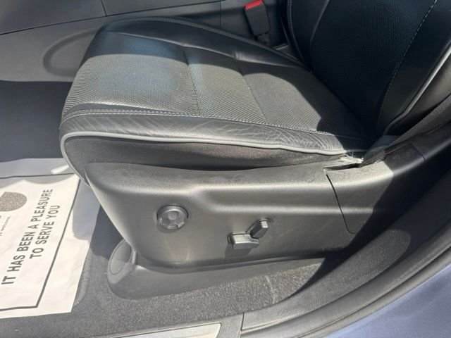 Used 2019 Blue Jeep Overland image 17