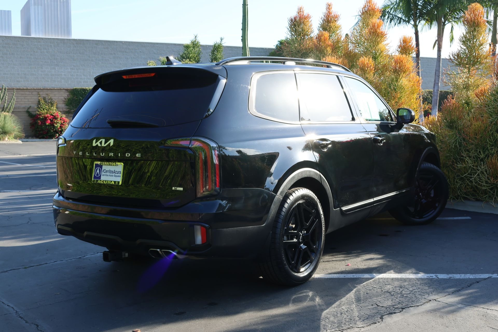 Used 2024 Black Kia EX X-Line image 2