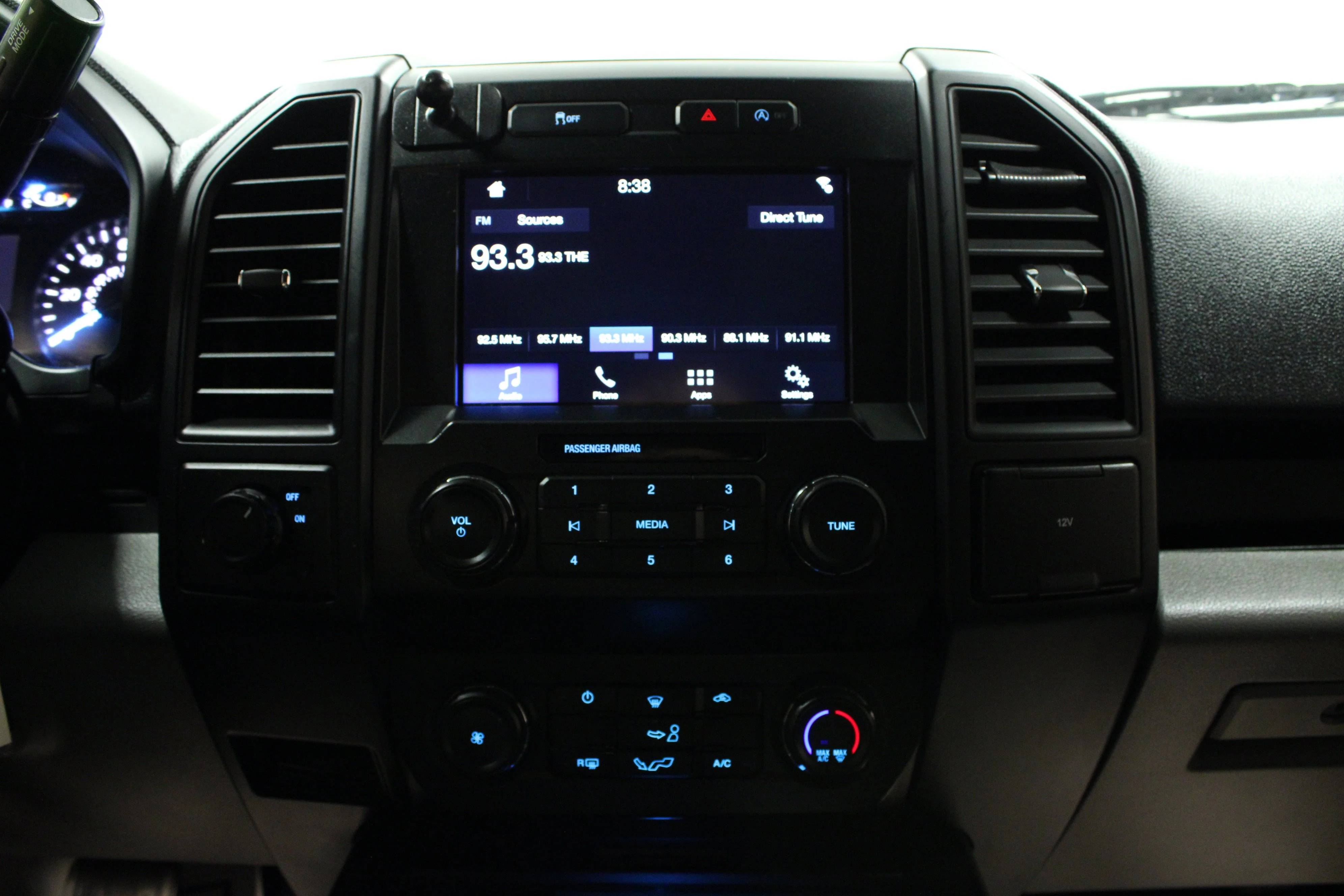 Used 2019 Agate Black Metallic Ford XL image 22