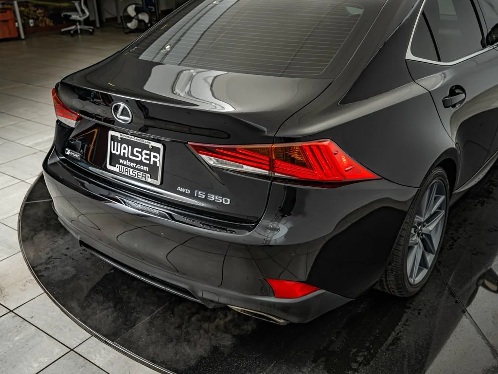 Used 2020 Obsidian Lexus 350 image 16