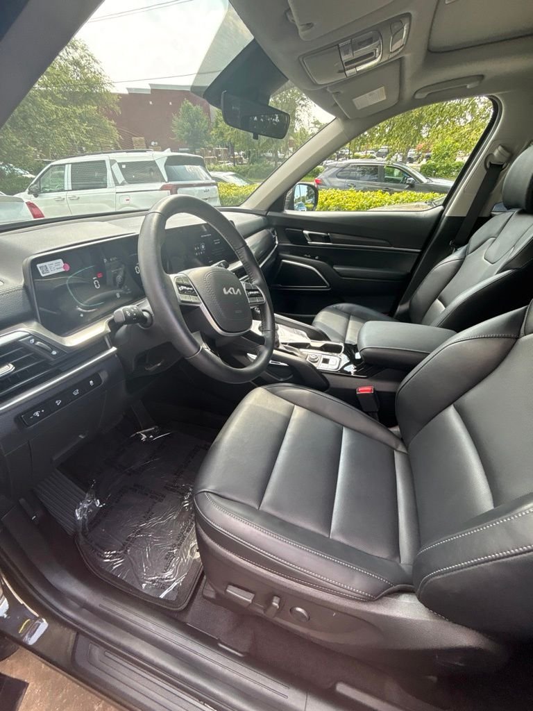Certified Used 2025 Green Kia S image 13