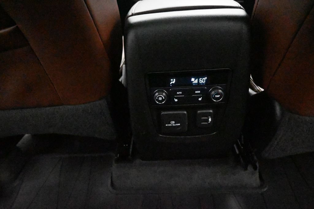 Used 2019 Includes Satin Nickel lower exterior accent color.) Buick Avenir image 20