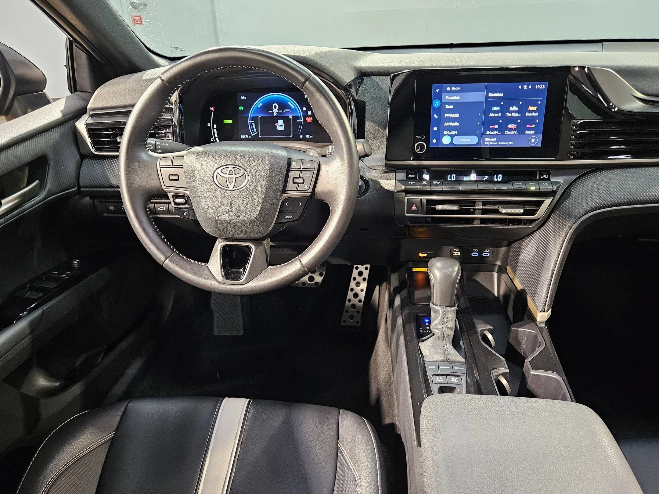 Used 2025 Underground Toyota SE image 9