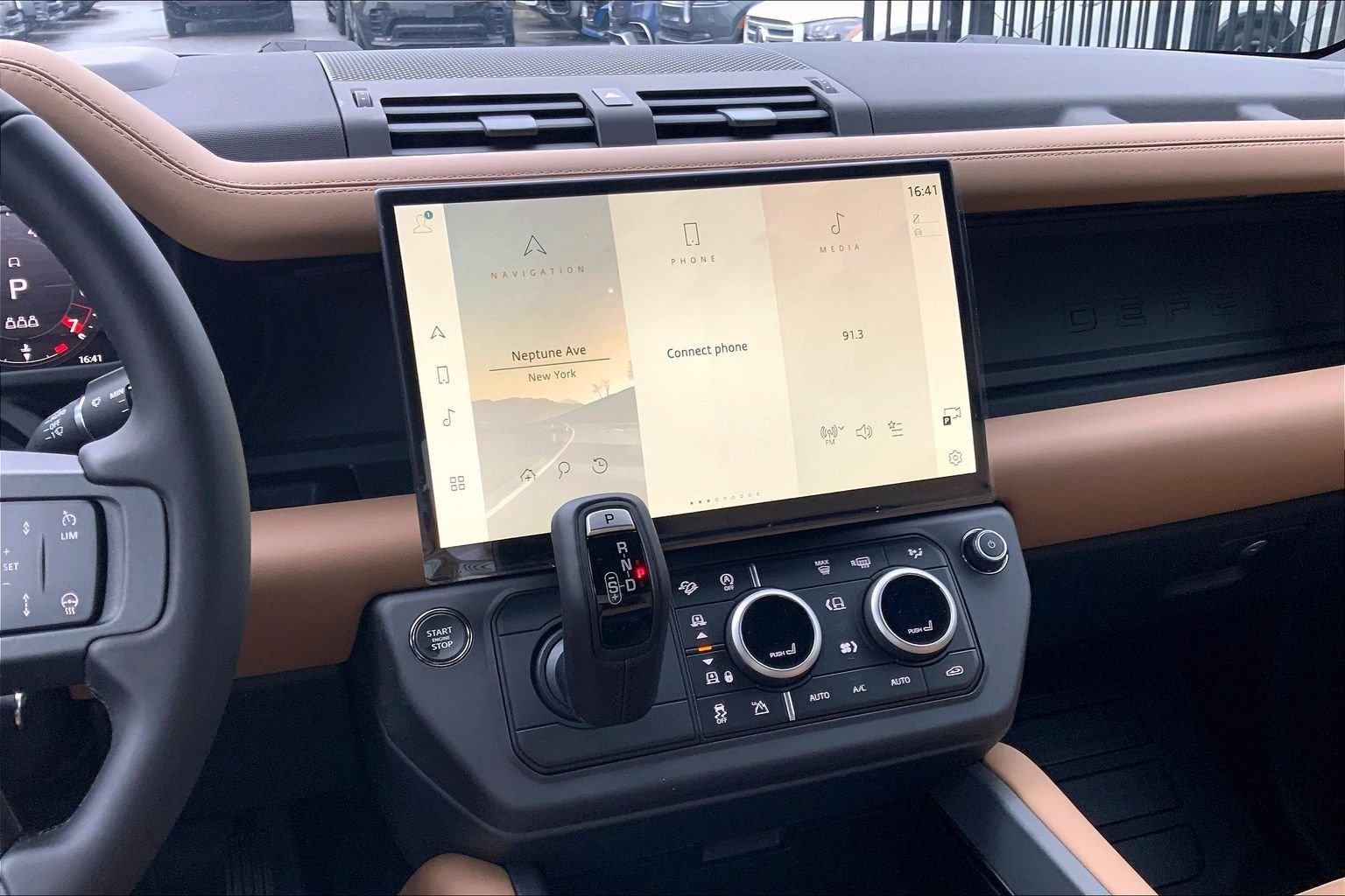 New 2026 Woolstone Green Land Rover X-Dynamic SE image 6