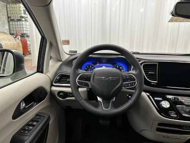 Used 2023 Gray Chrysler Touring L image 14
