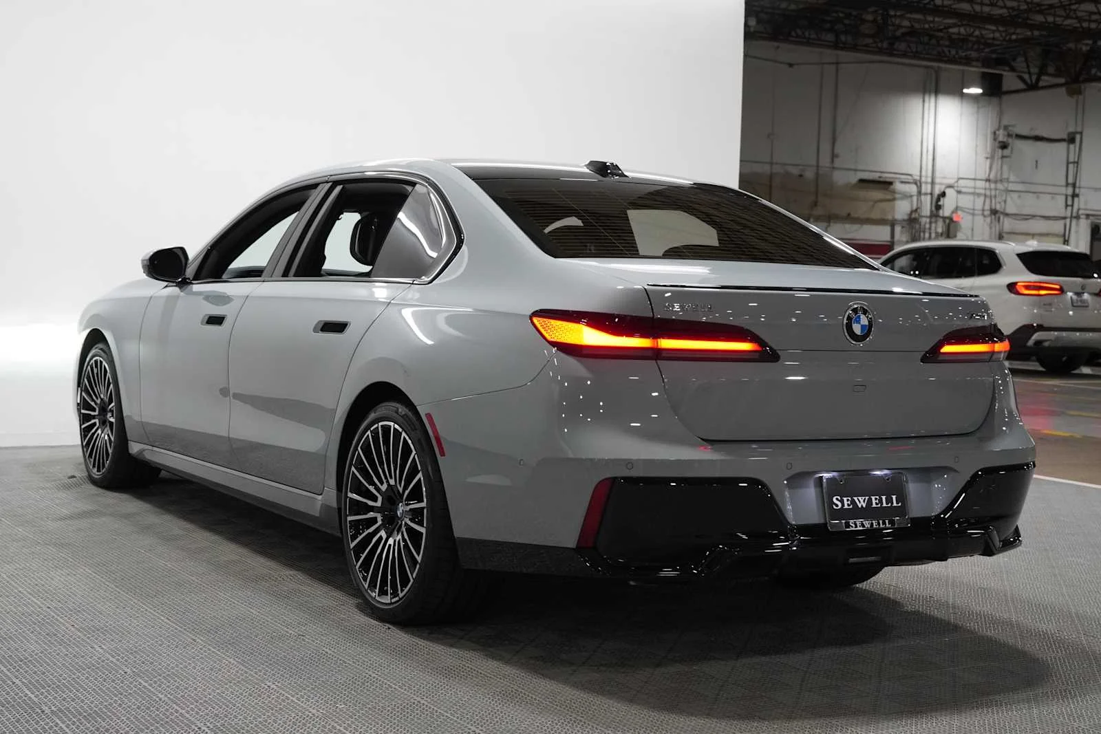 New 2026 Brooklyn Grey Metallic BMW 740i image 4