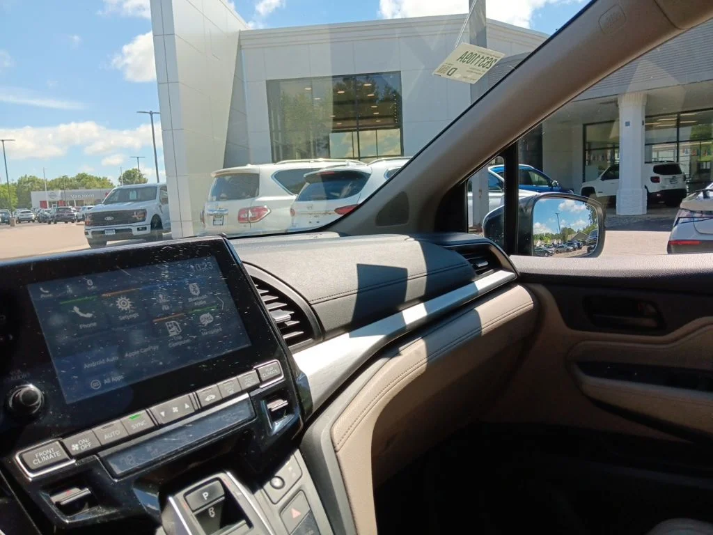 Used 2020 Platinum White Pearl Honda EX-L image 25
