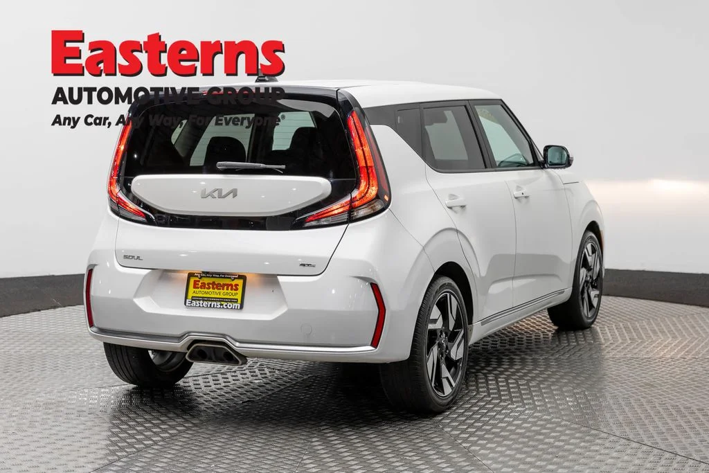 Used 2023 White Kia GT-Line image 5