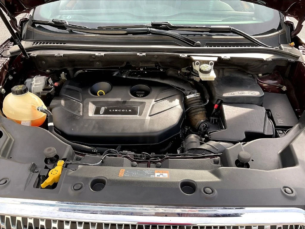 Used 2019 Burgundy Lincoln Reserve image 29