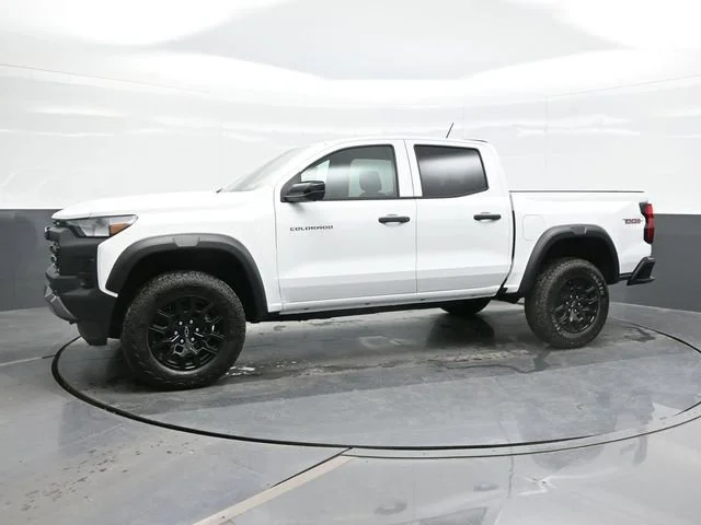 New 2026 Summit White Chevrolet Trail Boss image 5