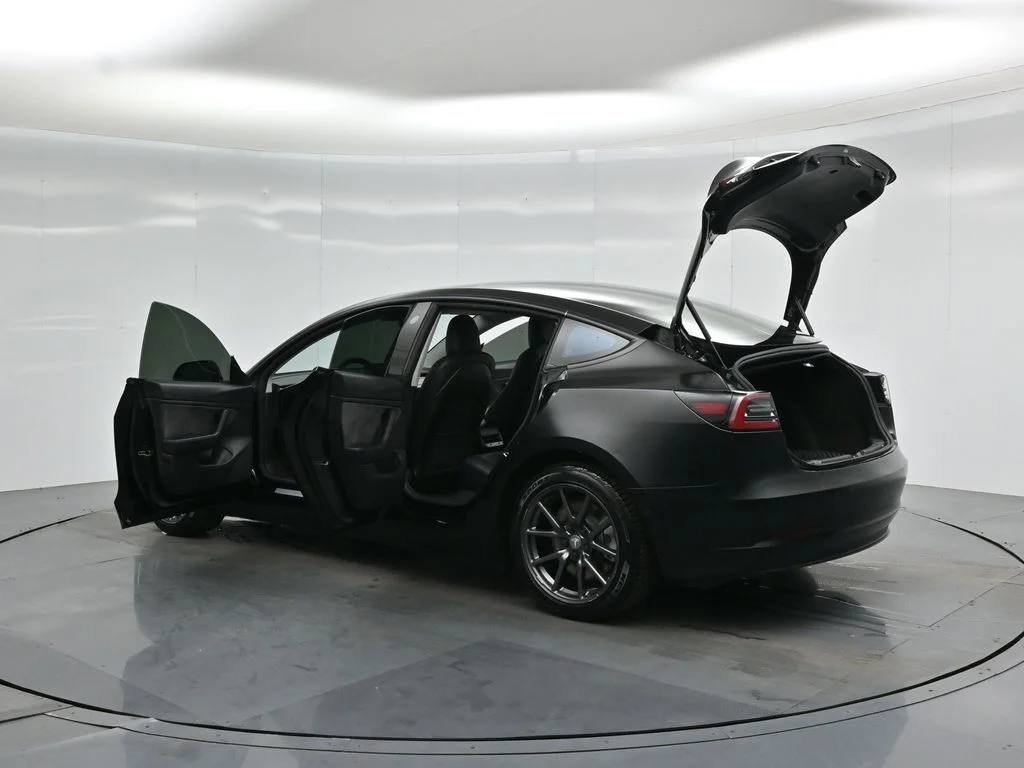 Used 2019 White Tesla Standard Range Plus image 26