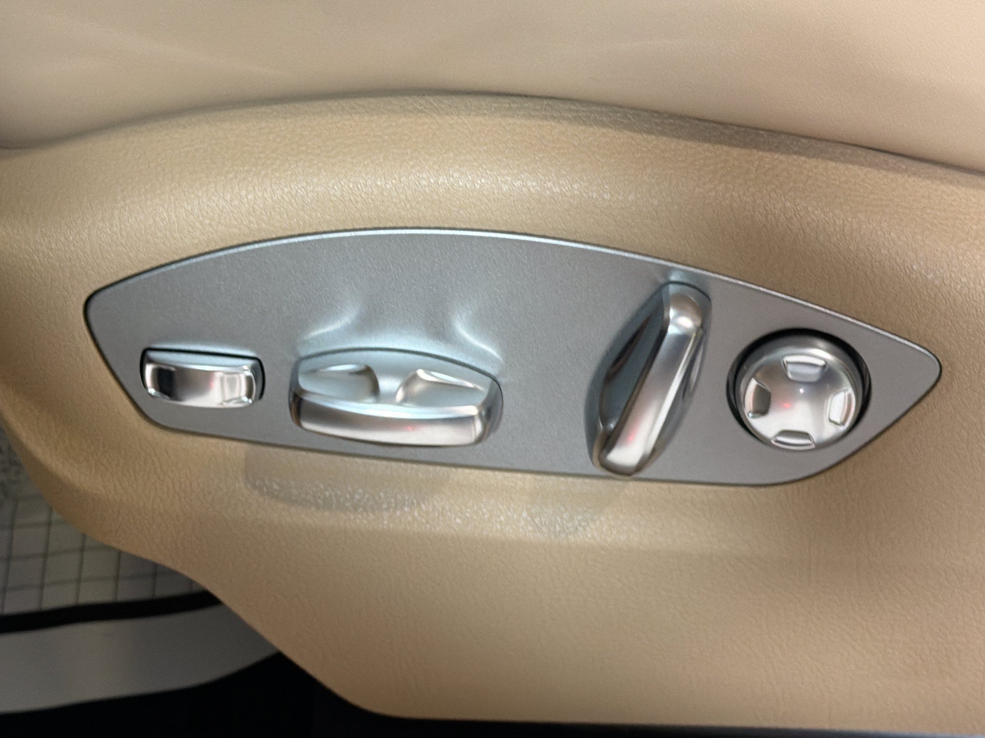 New 2026 Gentian Blue Metallic Porsche  image 25