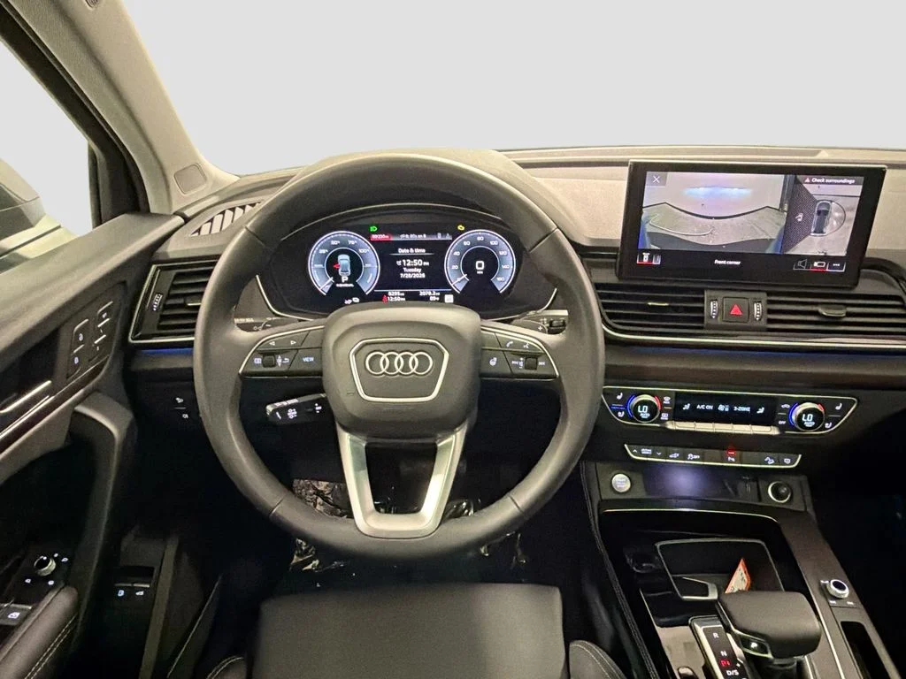 Used 2025  Audi 55 Premium Plus image 23