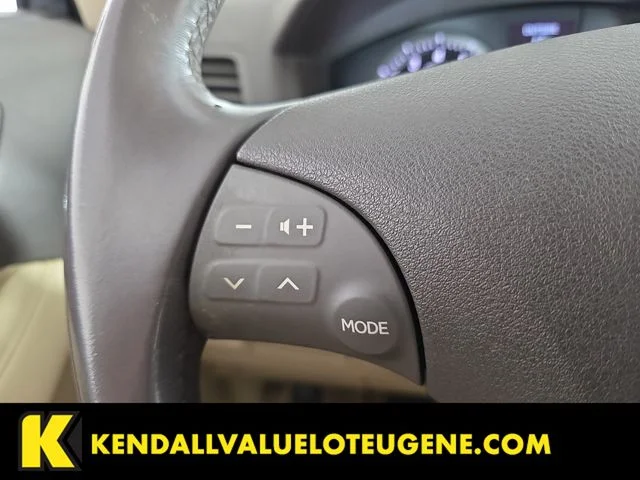 Used 2007 Red Lexus 350 image 15