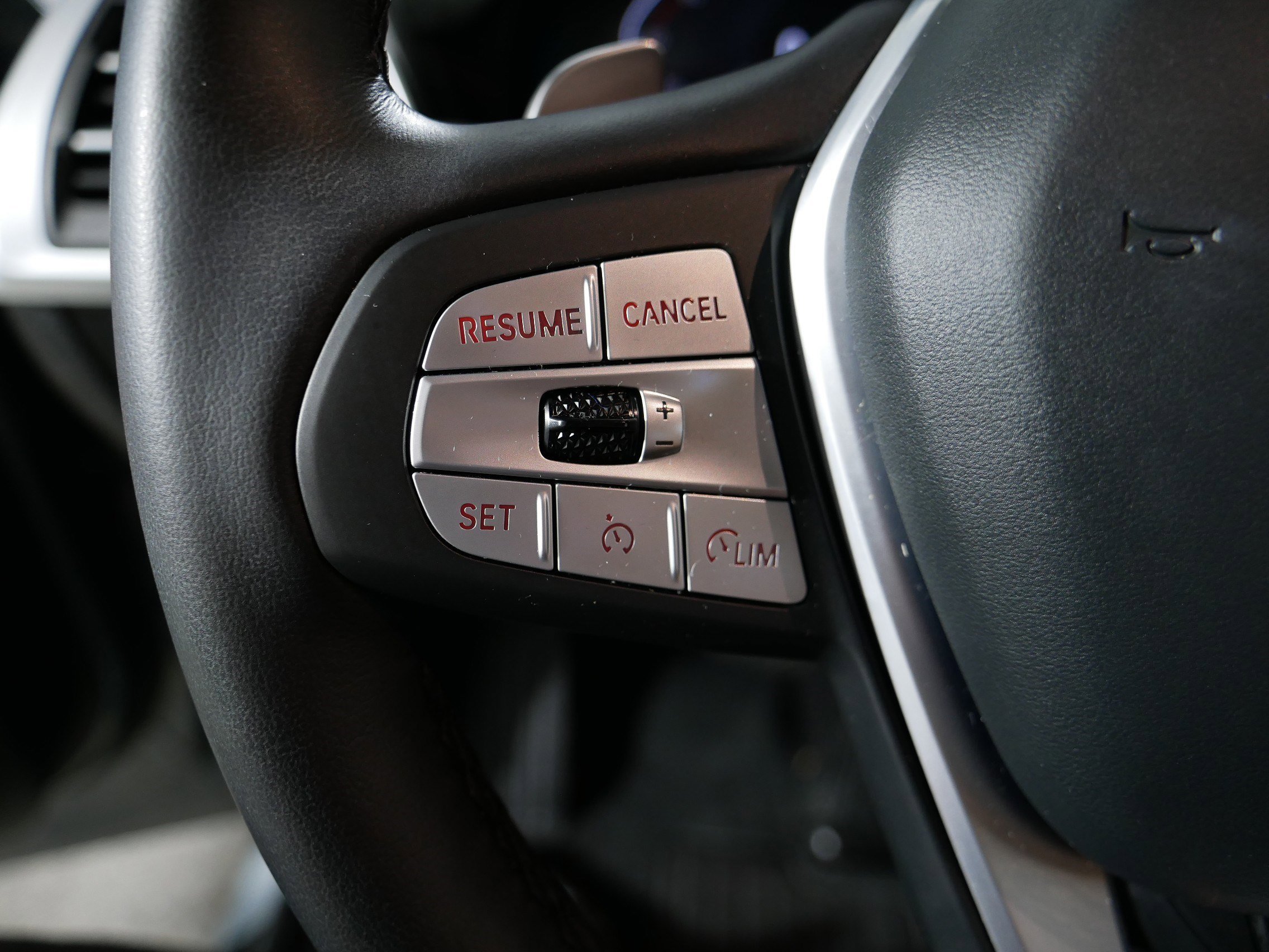 Used 2024 Skyscraper Grey Metallic BMW xDrive30i image 27