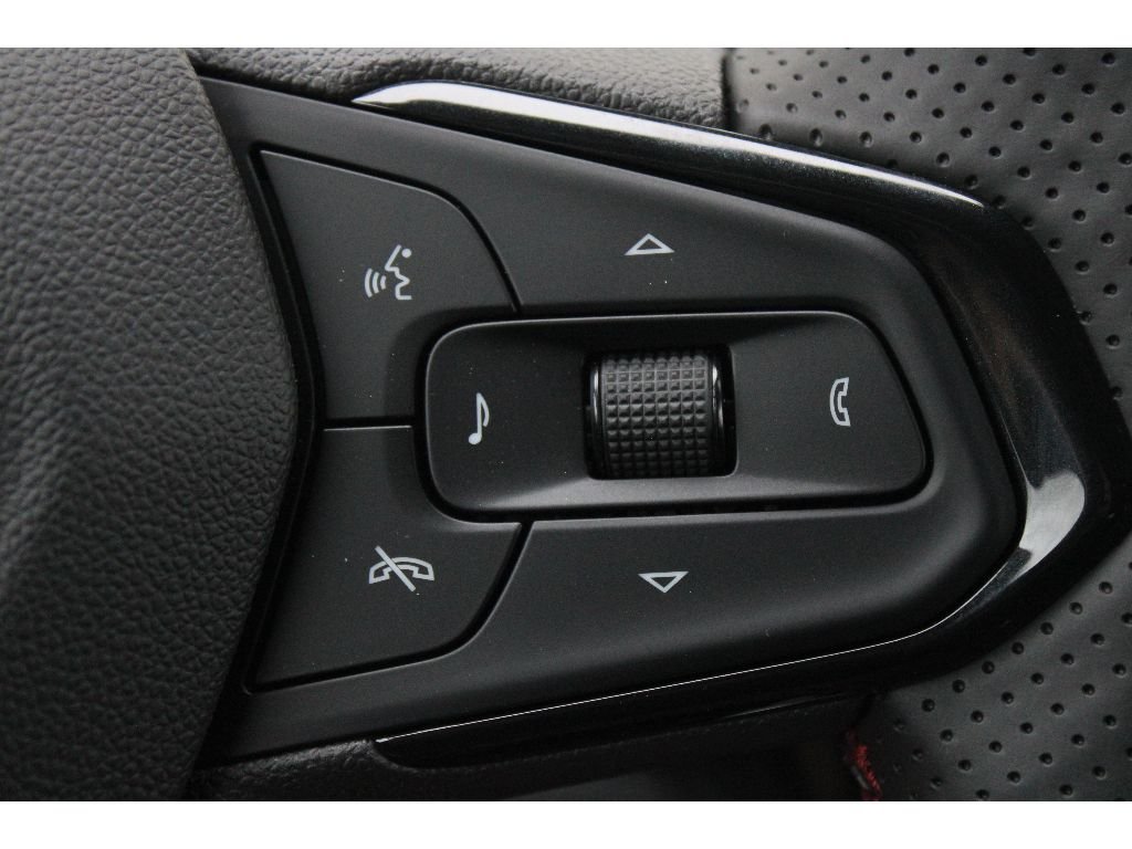 New 2026 Mosaic Black Metallic Chevrolet 2RS image 17