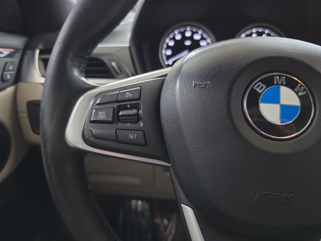 Used 2018 Mediterranean Blue Metallic BMW xDrive28i image 17