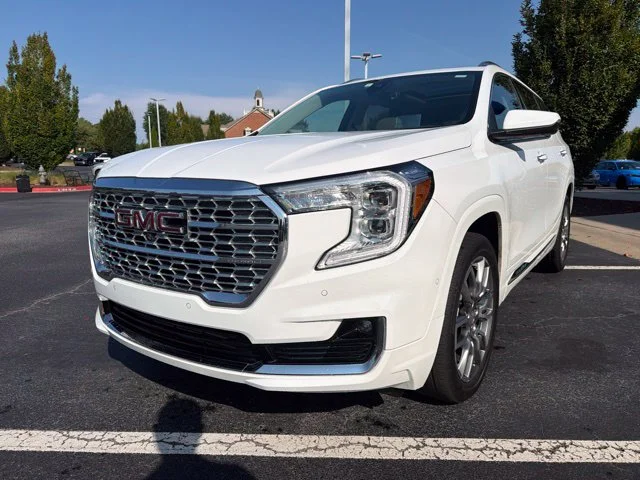 Used 2023 Summit White GMC Denali image 2