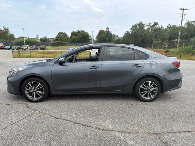 Used 2022 Gray Kia LXS image 5