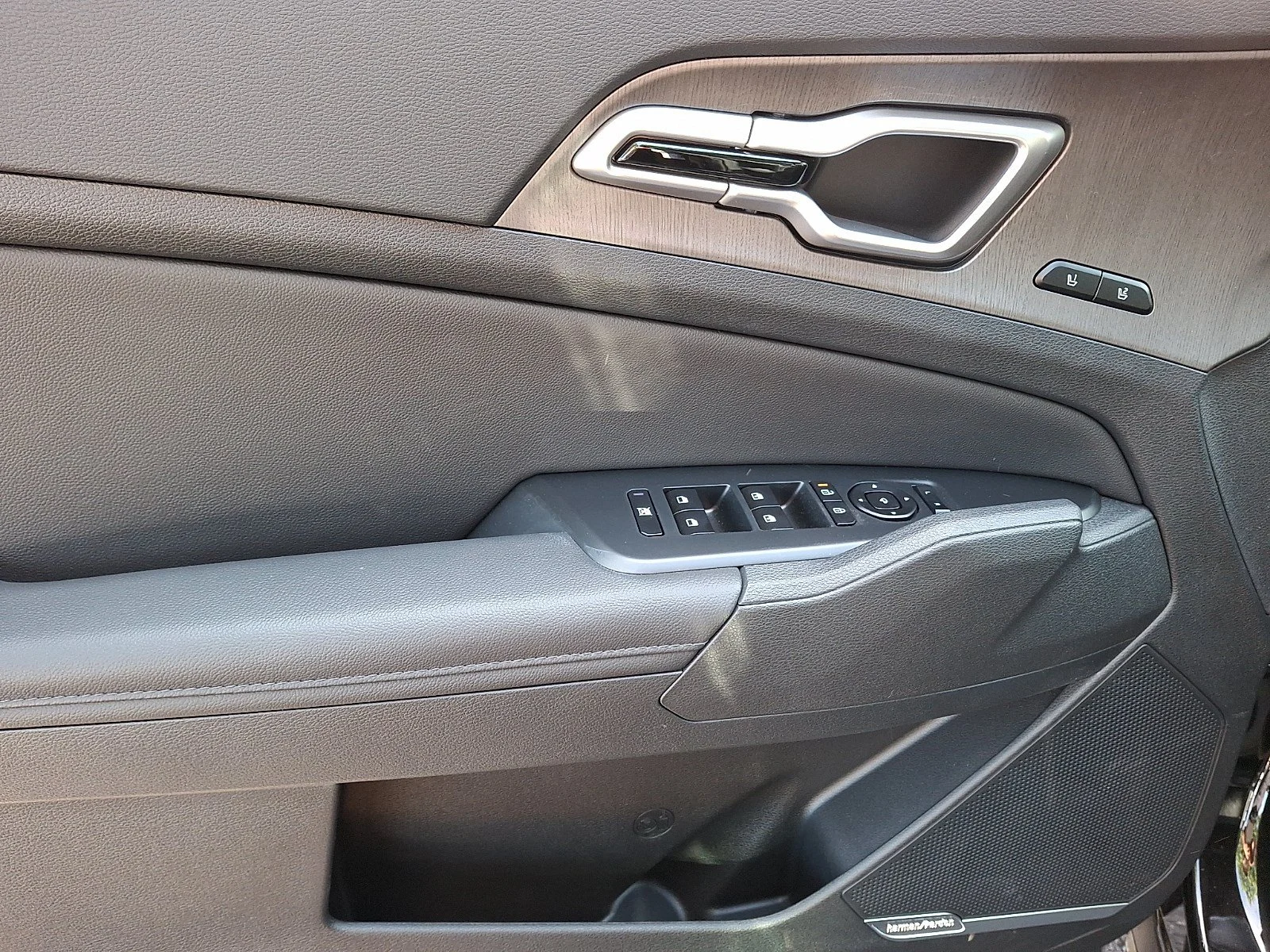 New 2026 Ebony Black Kia X-Line image 5