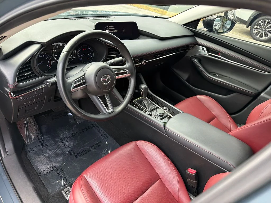 2023 Mazda Mazda3 Carbon Edition - Photo 13